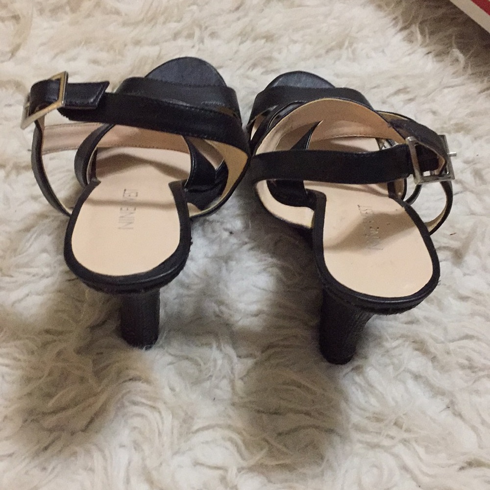 NINE WEST$70 - Picture 2 of 3